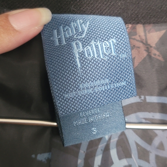 Harry Potter Deathly Hallows Jacket - Picture 6 of 10